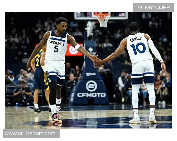 爱德华兹表现平平17投6中仅得17分贡献3篮板1断1帽令人失望