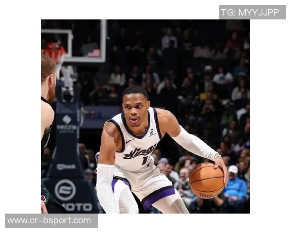 兰德尔表现失常13投仅中2球仅得10分助攻4次抢断3次引发球迷热议