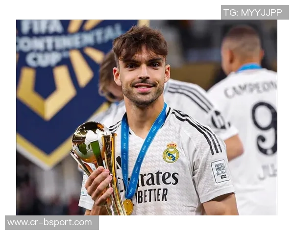 冰岛主帅回应德尚质疑称首个进球无犯规强调首回合对科纳特也未犯规