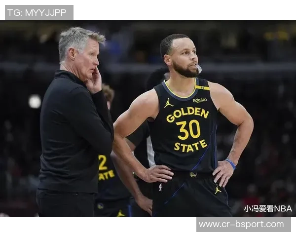 邓利维称库里状态依旧出色未来三年仍将展现顶级表现 邓利维称库里状态依旧出色未来三年仍将展现顶级表现